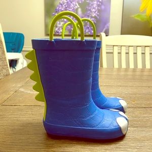 Size 6 dinosaur rain boots